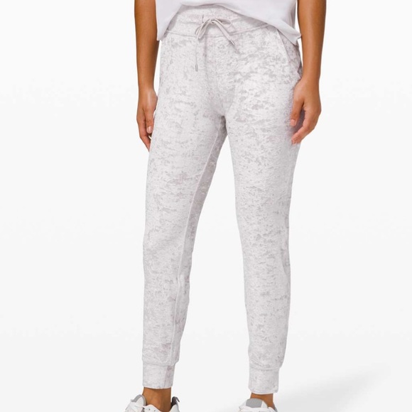 Lululemon Ready To Crush Jogger - Picture 2 of 5